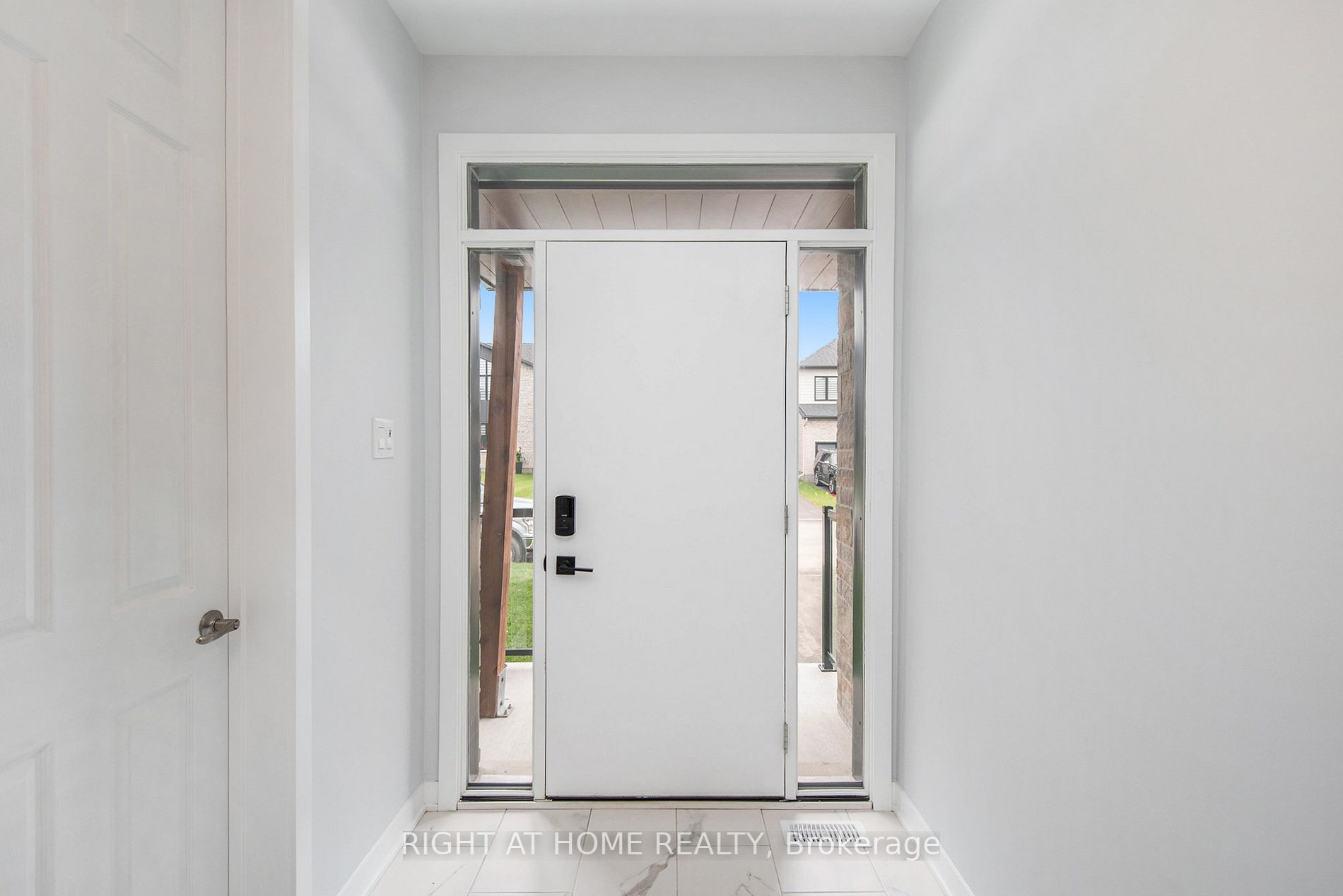 715 Fenwick Way Property Photo 3