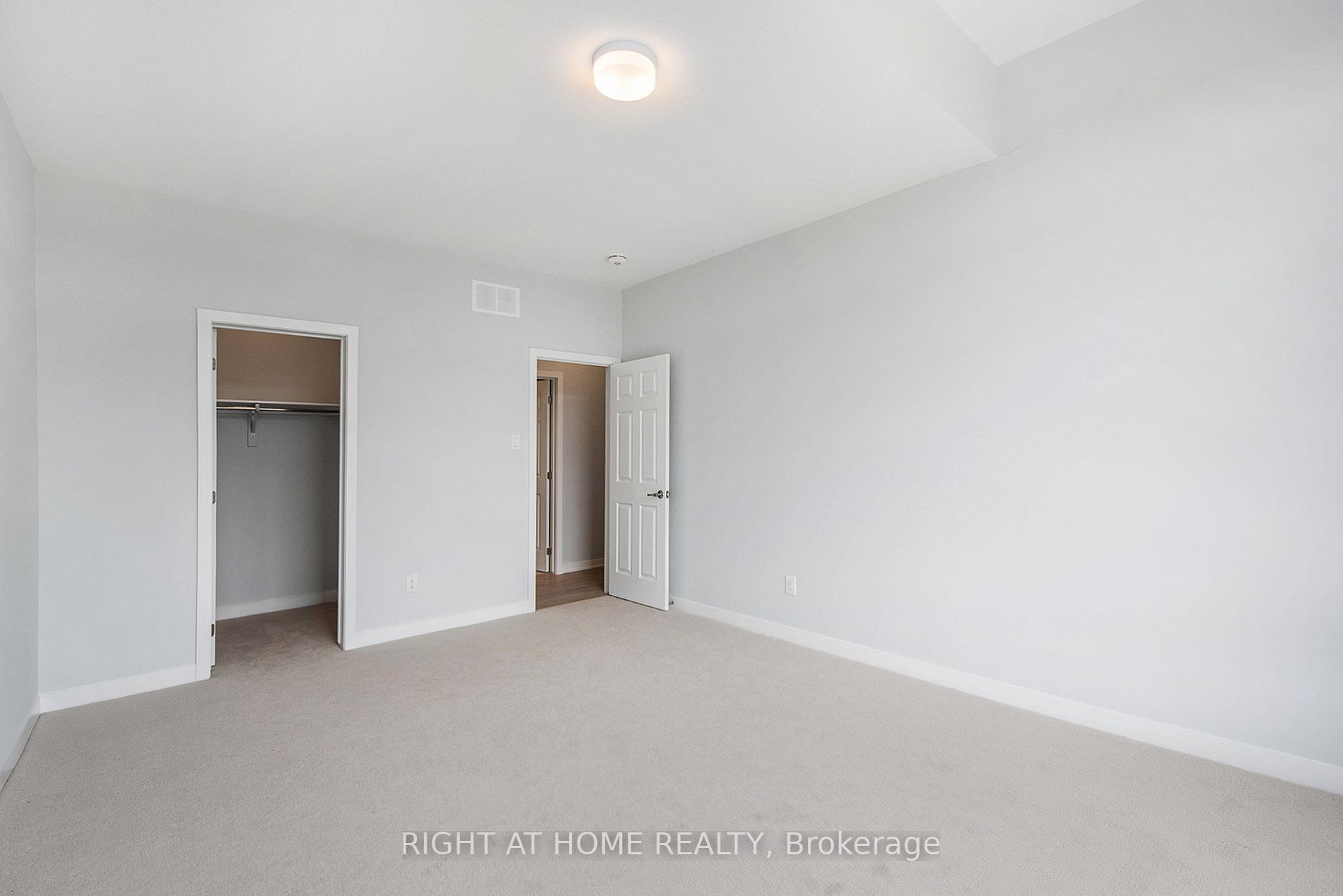 715 Fenwick Way Property Photo 16