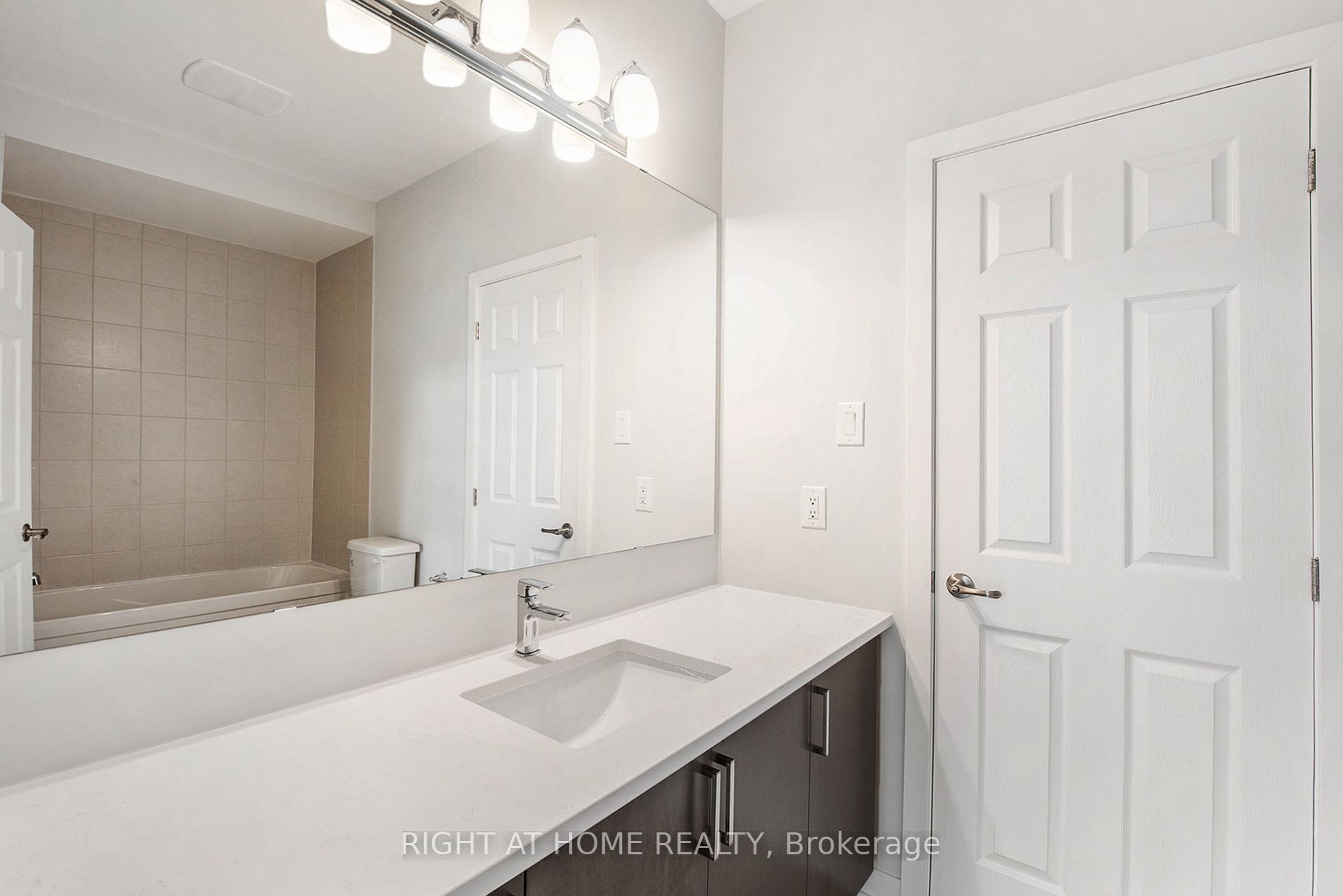 715 Fenwick Way Property Photo 21