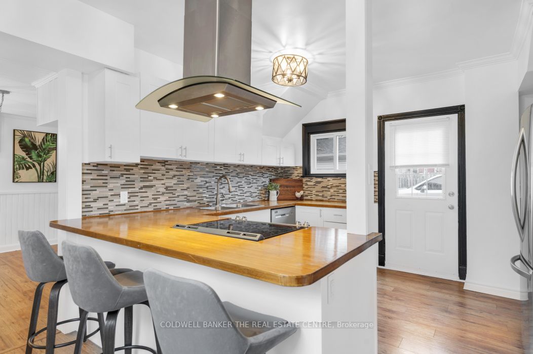 110 Lorne Ave Property Photo 6