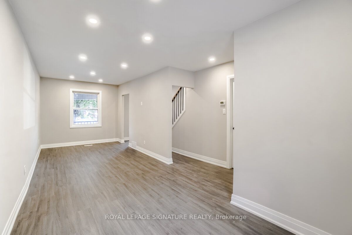 133 Lottridge St Property Photo 11