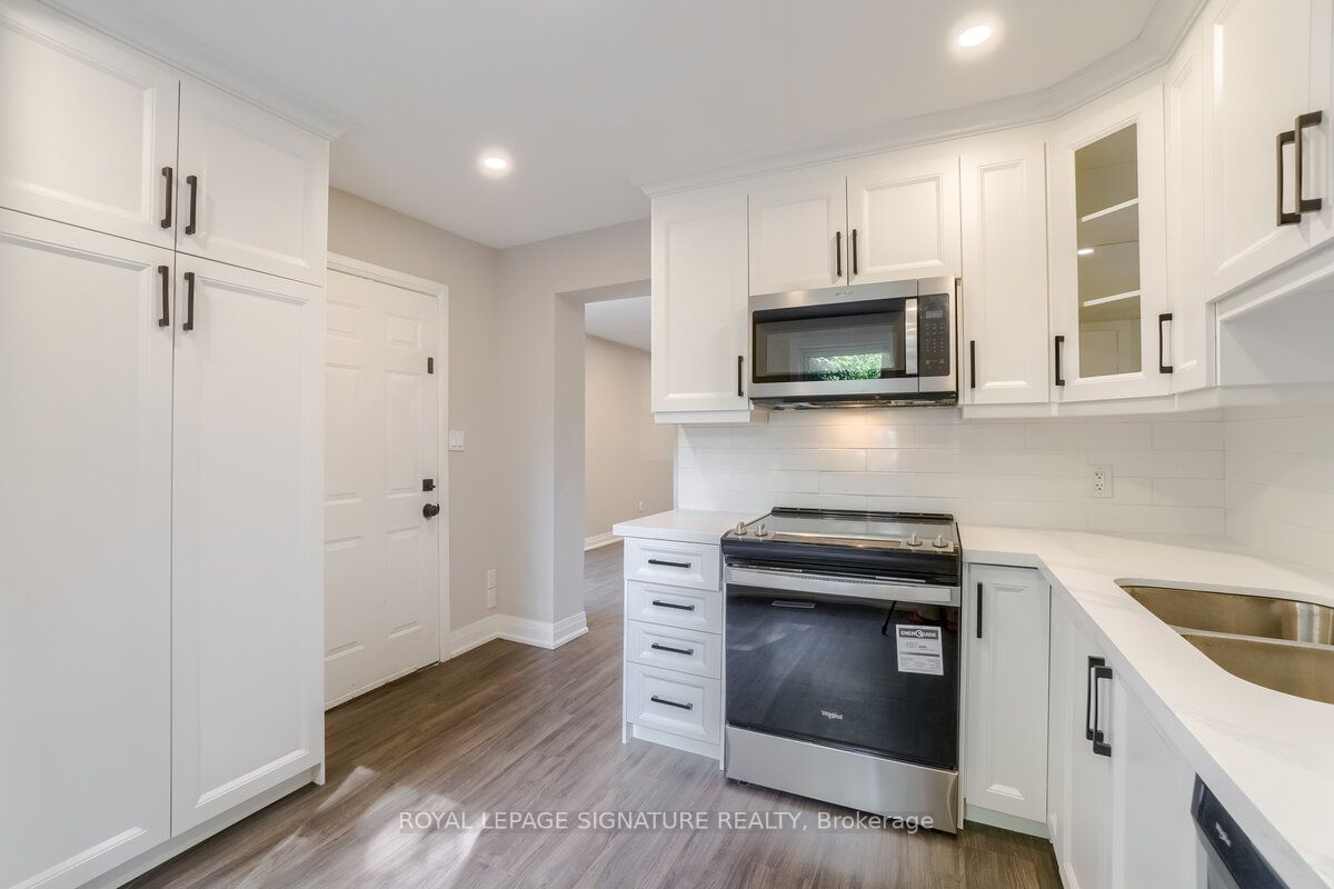 133 Lottridge St Property Photo 14