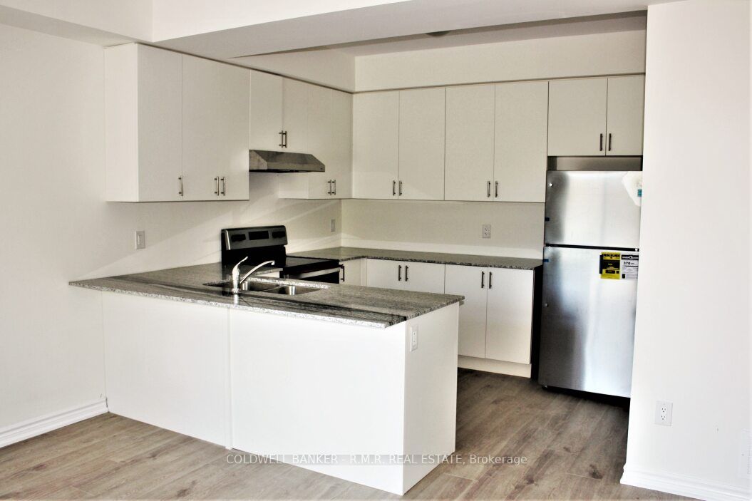6 Hillcroft Way Property Photo 3