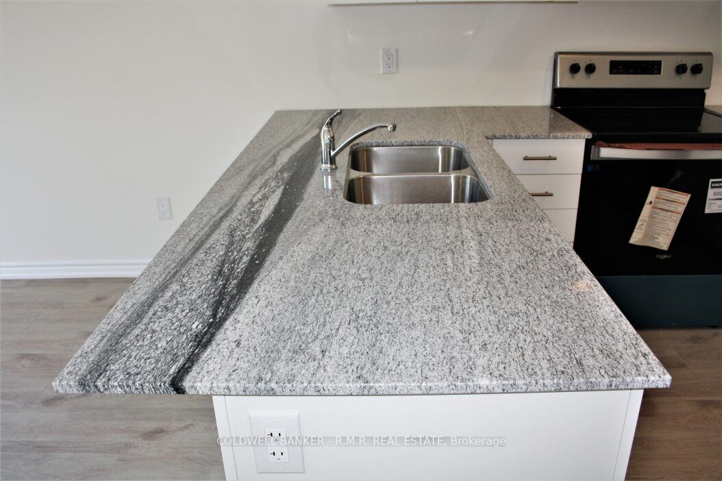 6 Hillcroft Way Property Photo 5