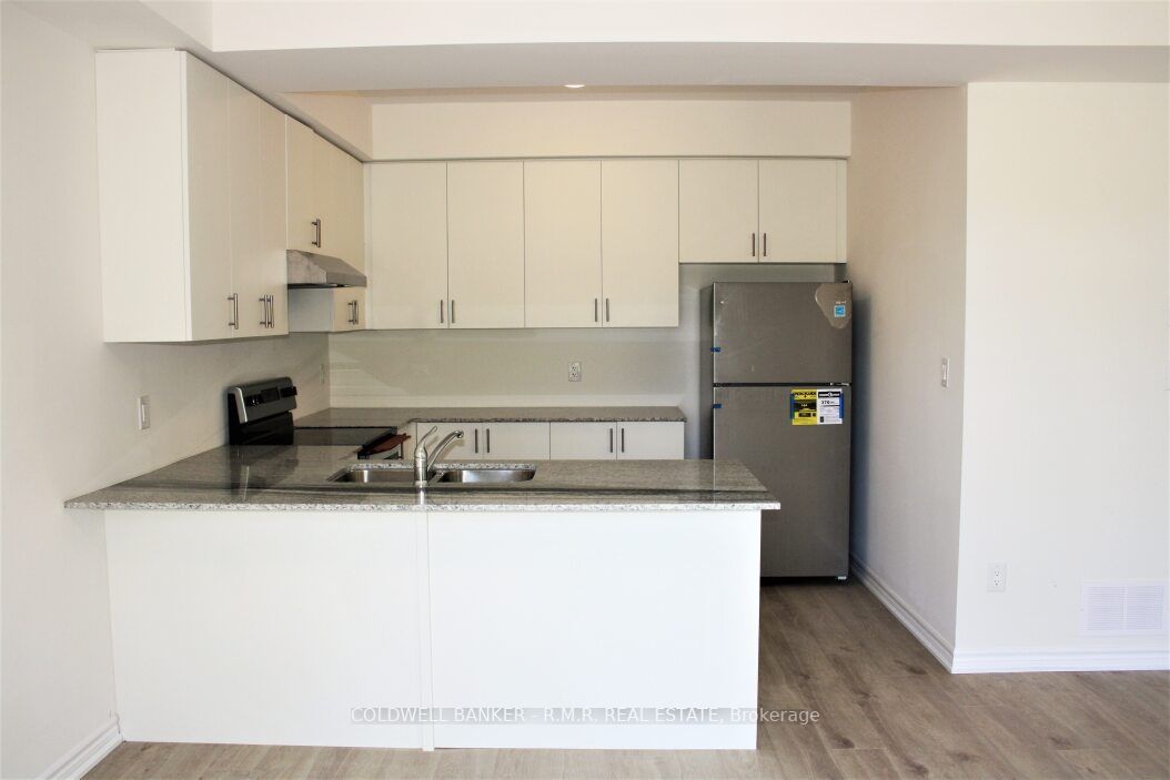 6 Hillcroft Way Property Photo 6