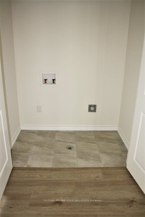 6 Hillcroft Way Property Photo 11