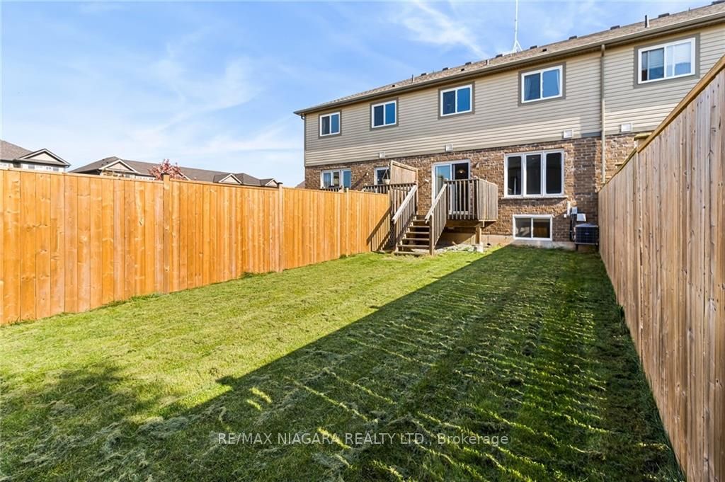 6381 Shapton Cres Property Photo 24