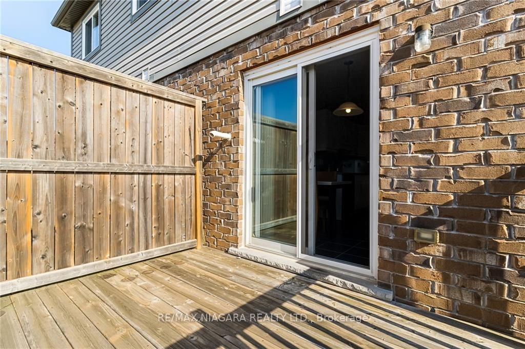 6381 Shapton Cres Property Photo 25