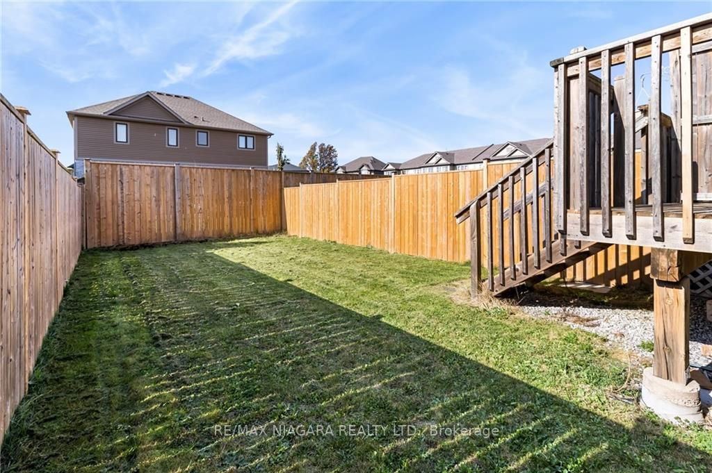 6381 Shapton Cres Property Photo 27