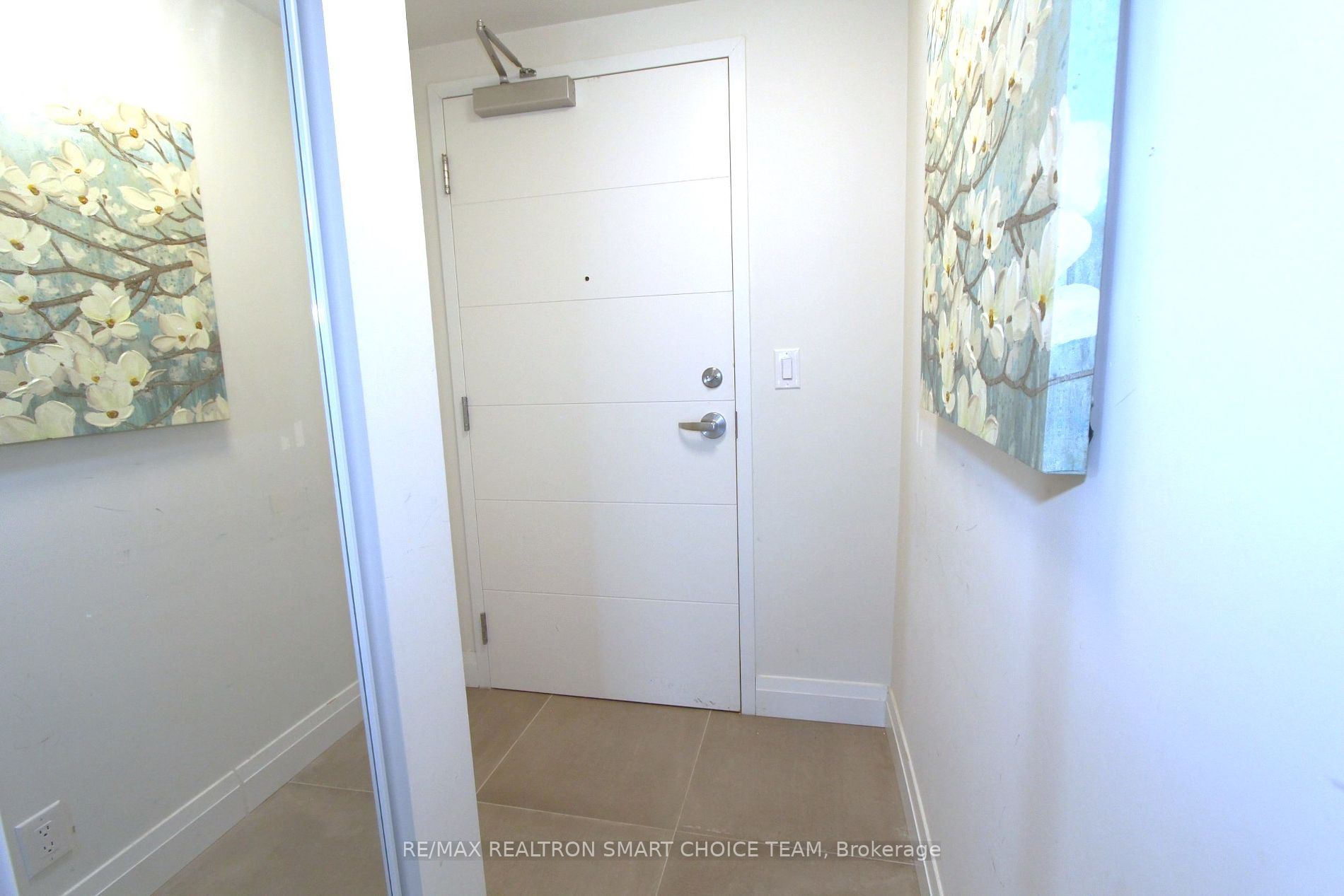 652 Princess St 23 Property Photo 3
