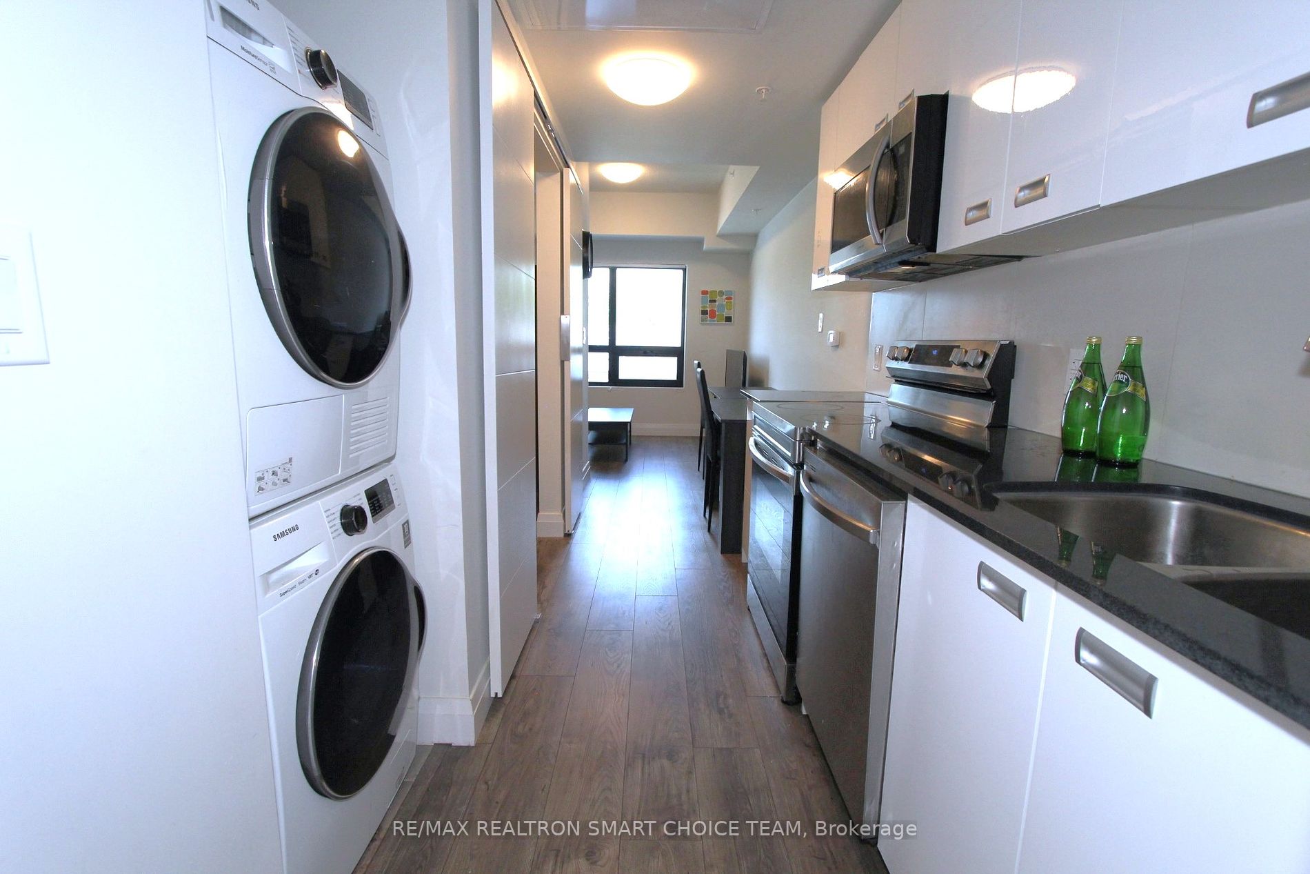 652 Princess St 23 Property Photo 5