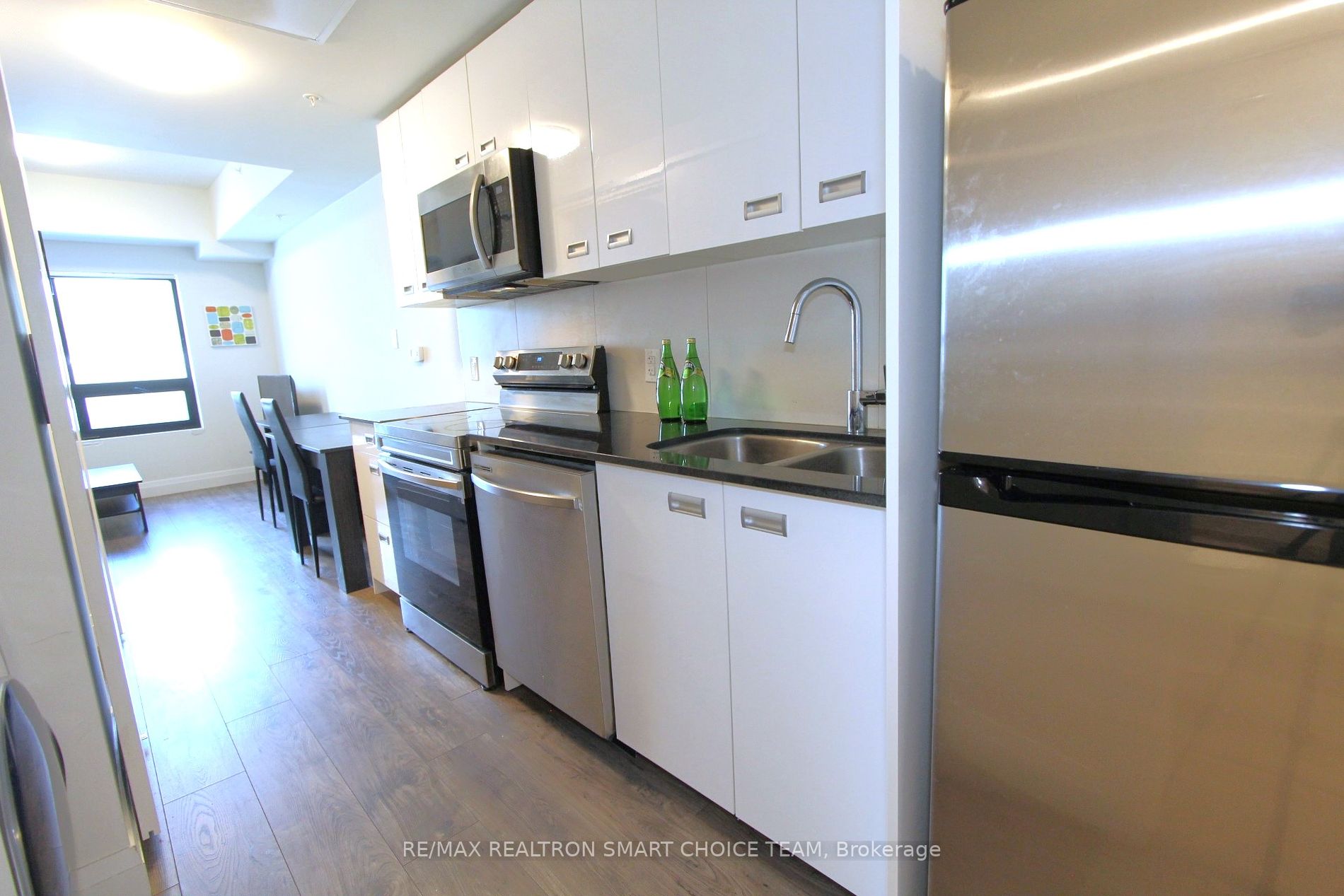 652 Princess St 23 Property Photo 6