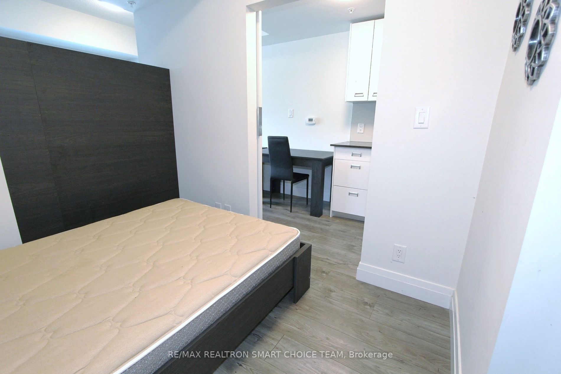652 Princess St 23 Property Photo 14