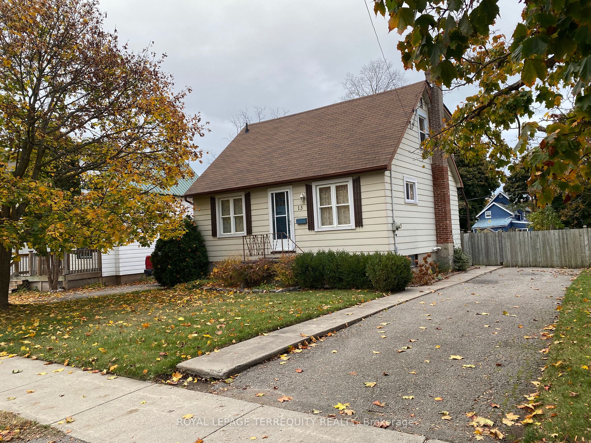13 Howard St