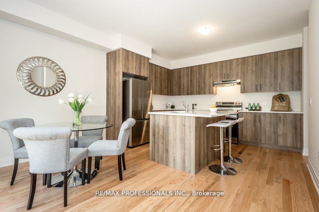 465 Adelaide St Property Photo 12