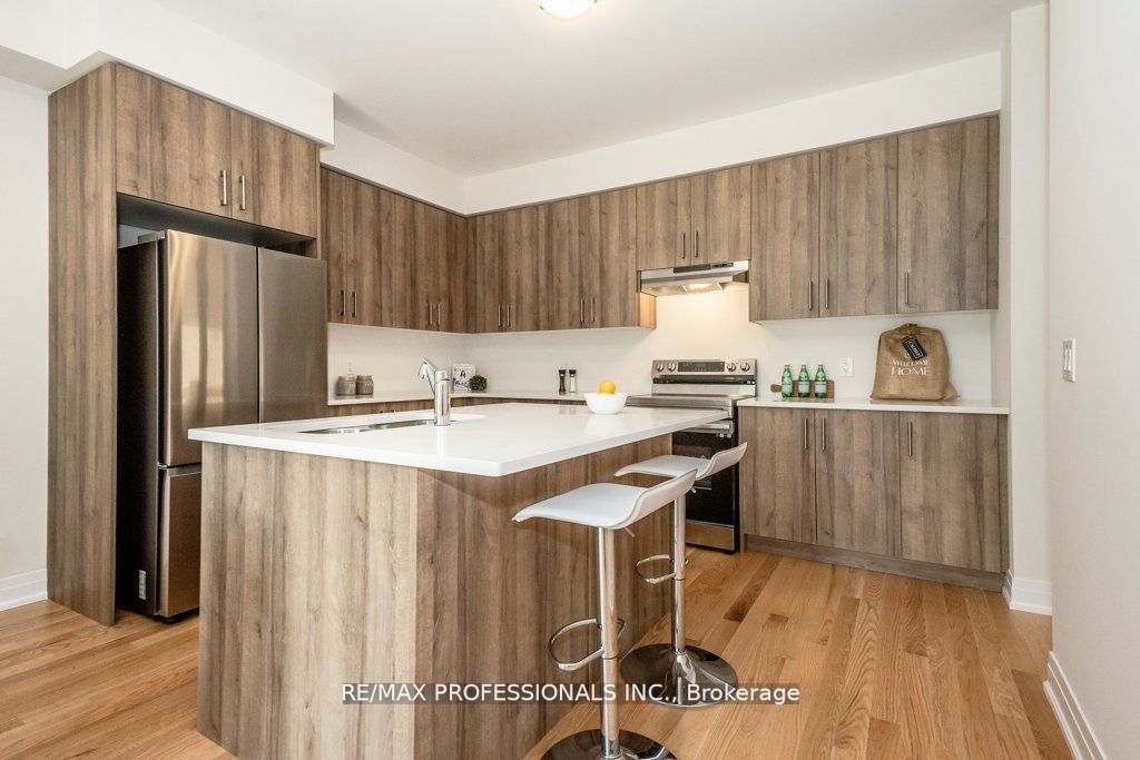 465 Adelaide St Property Photo 14