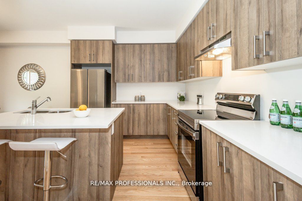 465 Adelaide St Property Photo 15