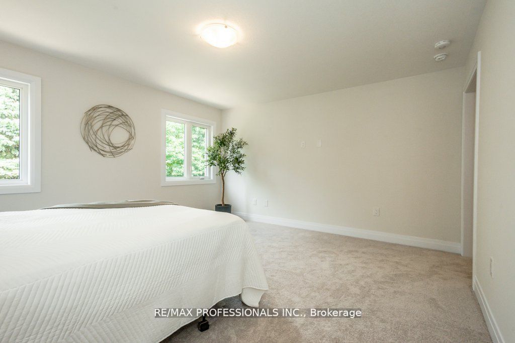 465 Adelaide St Property Photo 22