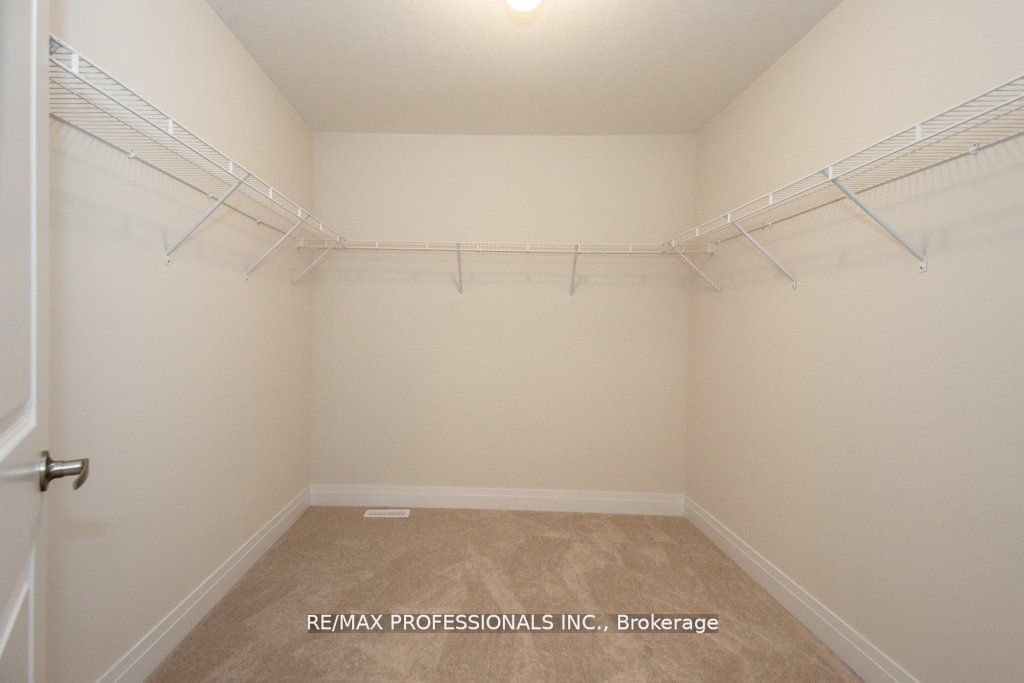 465 Adelaide St Property Photo 25