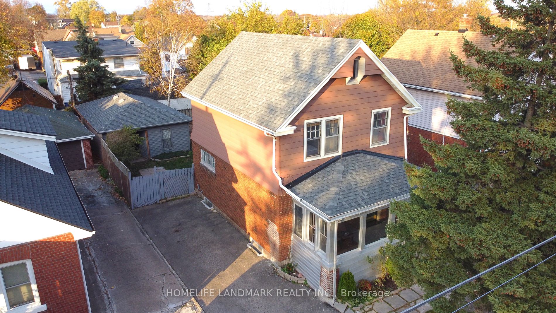 5369 Morrison St Property Photo 2