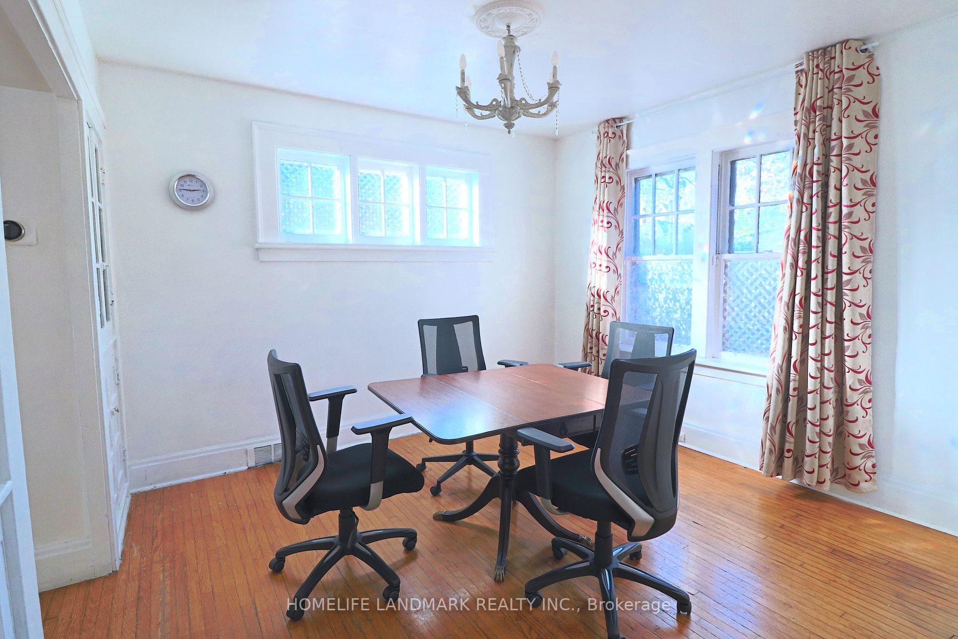 5369 Morrison St Property Photo 7