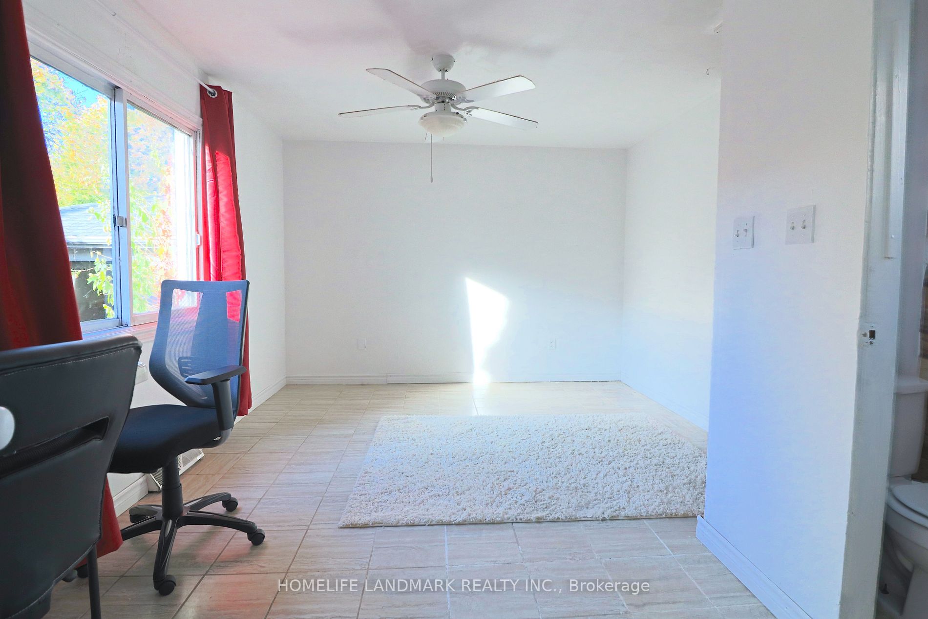 5369 Morrison St Property Photo 9