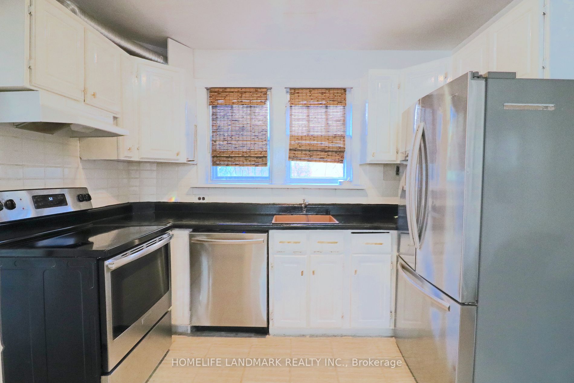 5369 Morrison St Property Photo 10