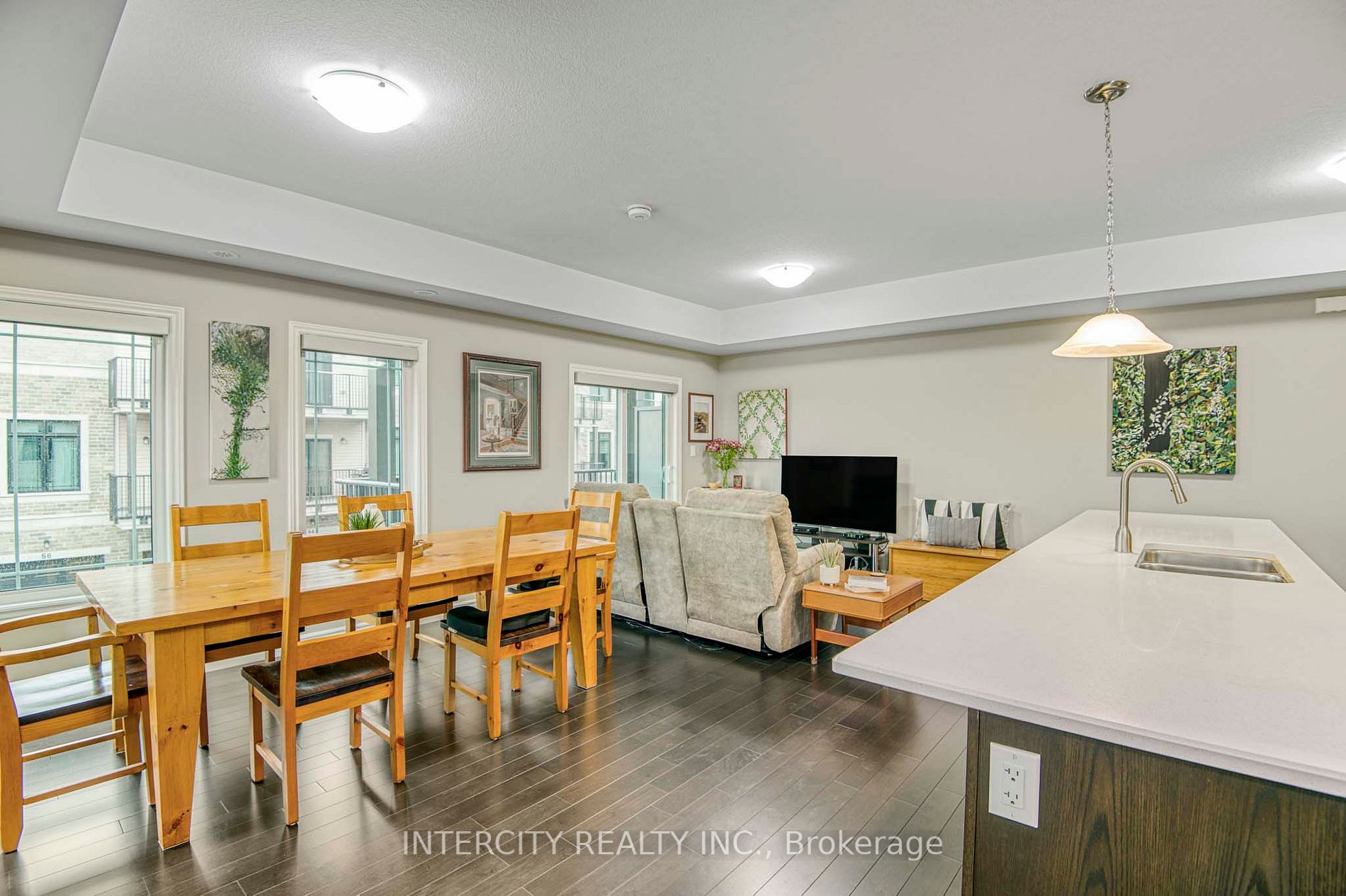 107 Westra Dr 58 Property Photo 6