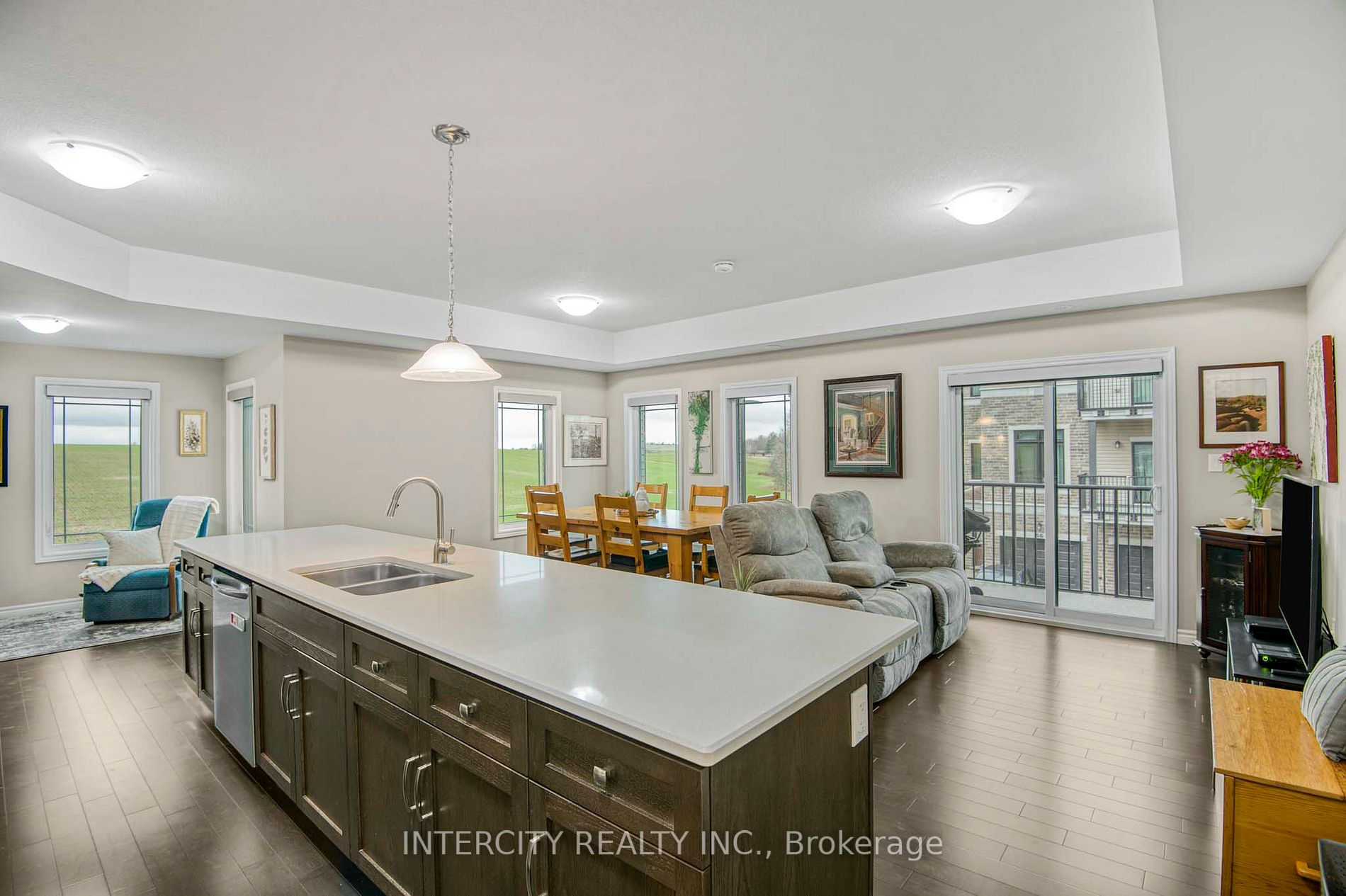 107 Westra Dr 58 Property Photo 12