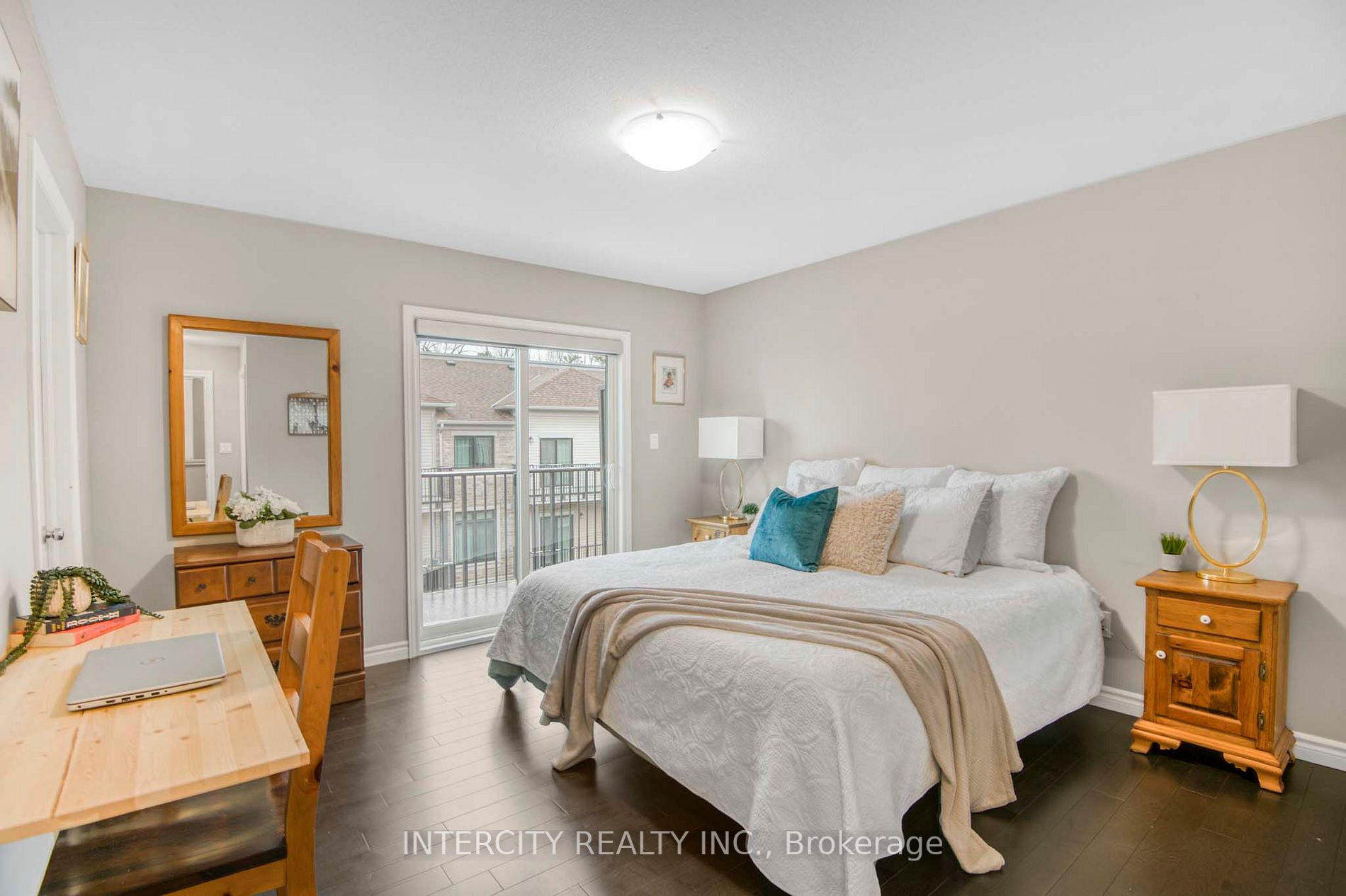 107 Westra Dr 58 Property Photo 16