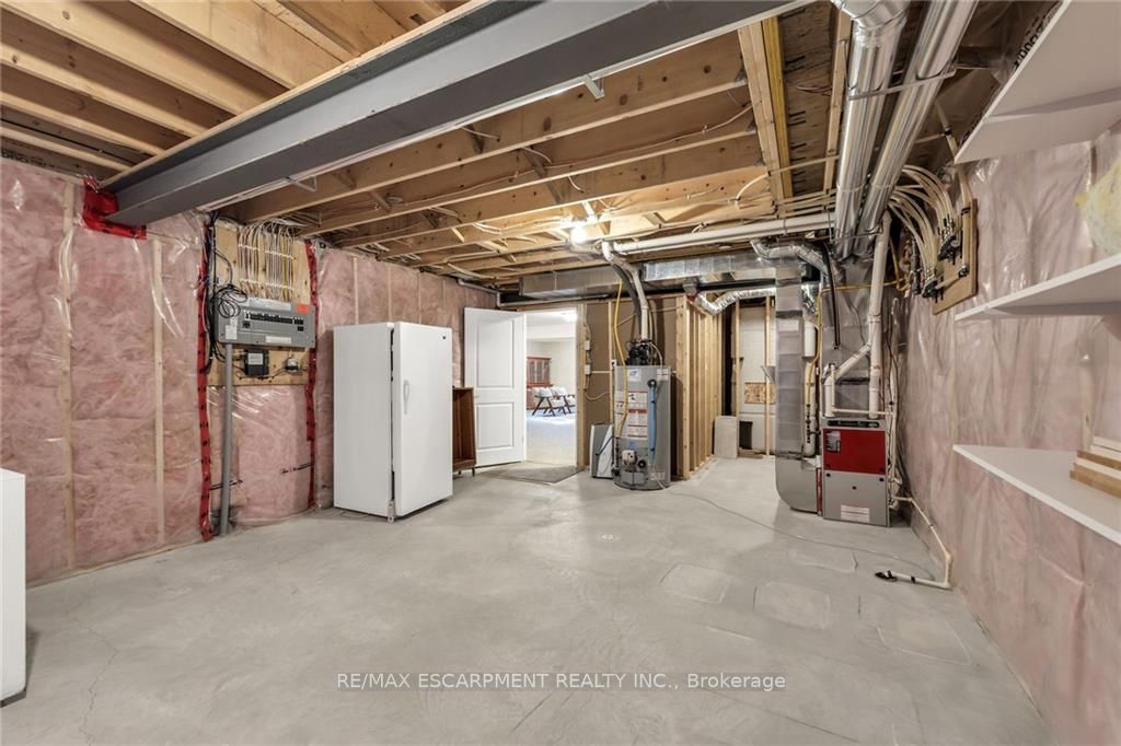 418 Nelson St W 16 Property Photo 34