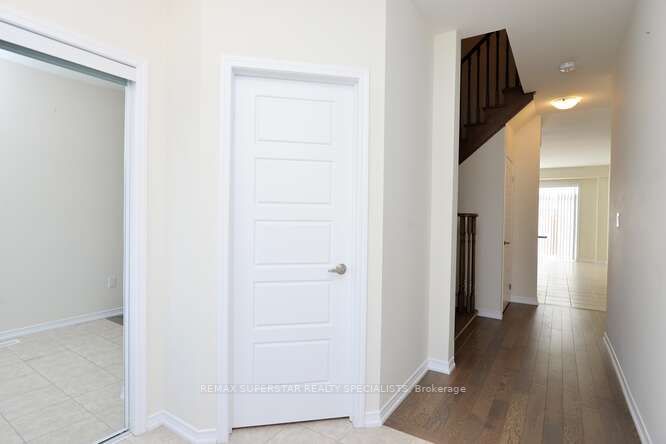 17 Esther Cres Property Photo 5
