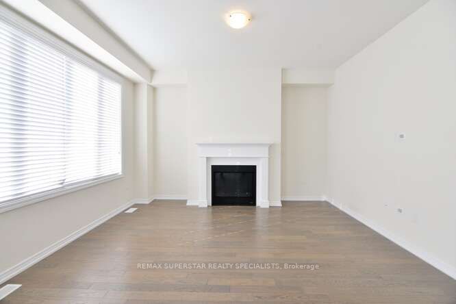 17 Esther Cres Property Photo 11