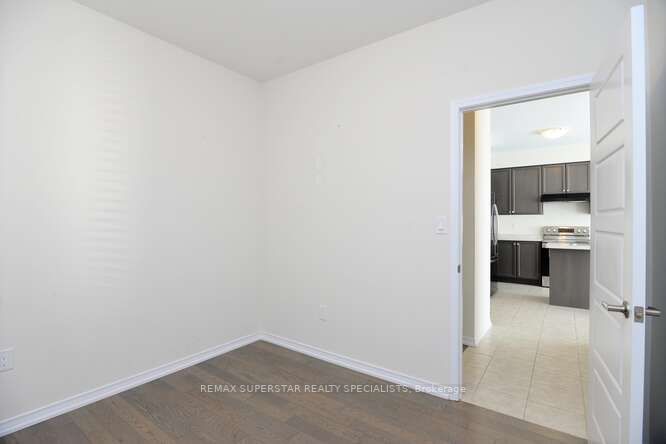 17 Esther Cres Property Photo 13