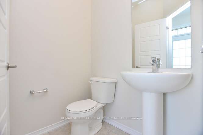 17 Esther Cres Property Photo 17