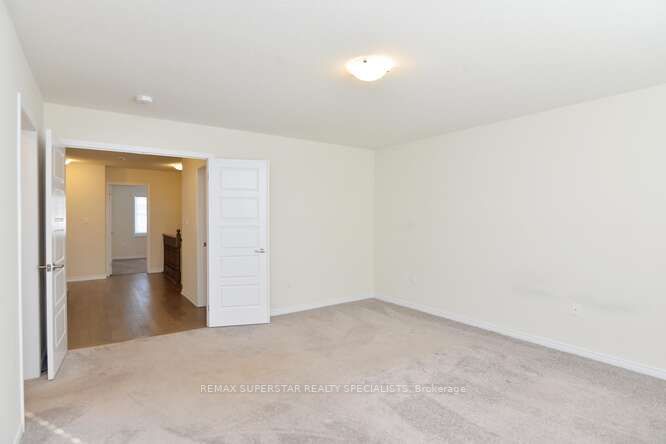 17 Esther Cres Property Photo 20