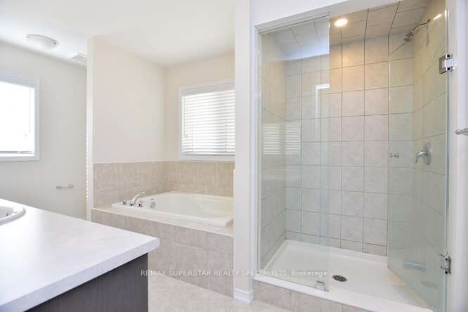 17 Esther Cres Property Photo 23