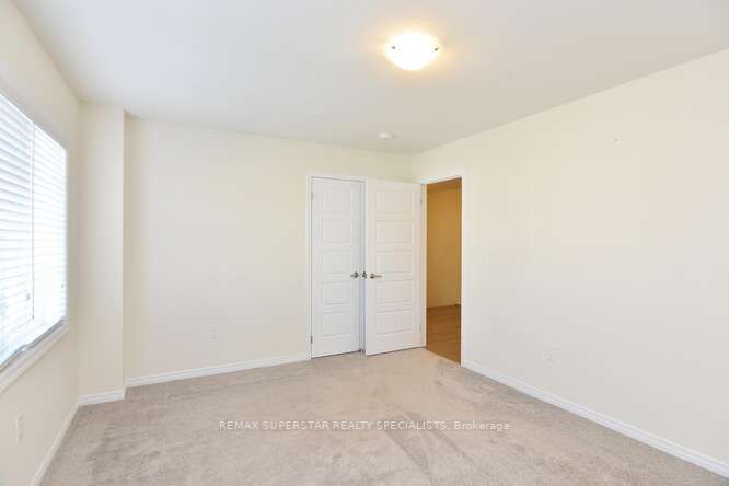 17 Esther Cres Property Photo 29