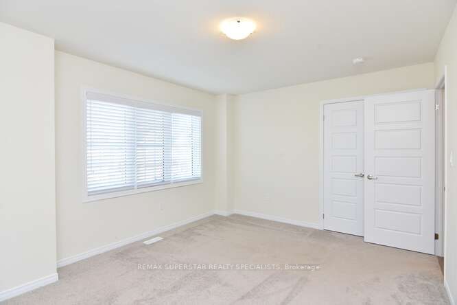 17 Esther Cres Property Photo 30