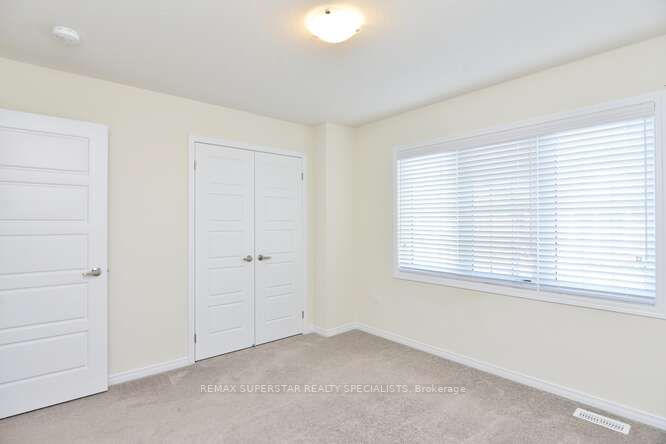 17 Esther Cres Property Photo 31