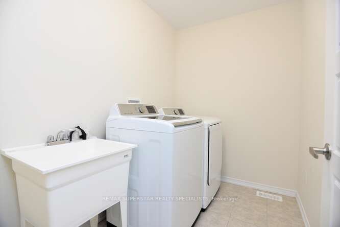 17 Esther Cres Property Photo 32