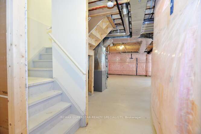 17 Esther Cres Property Photo 35