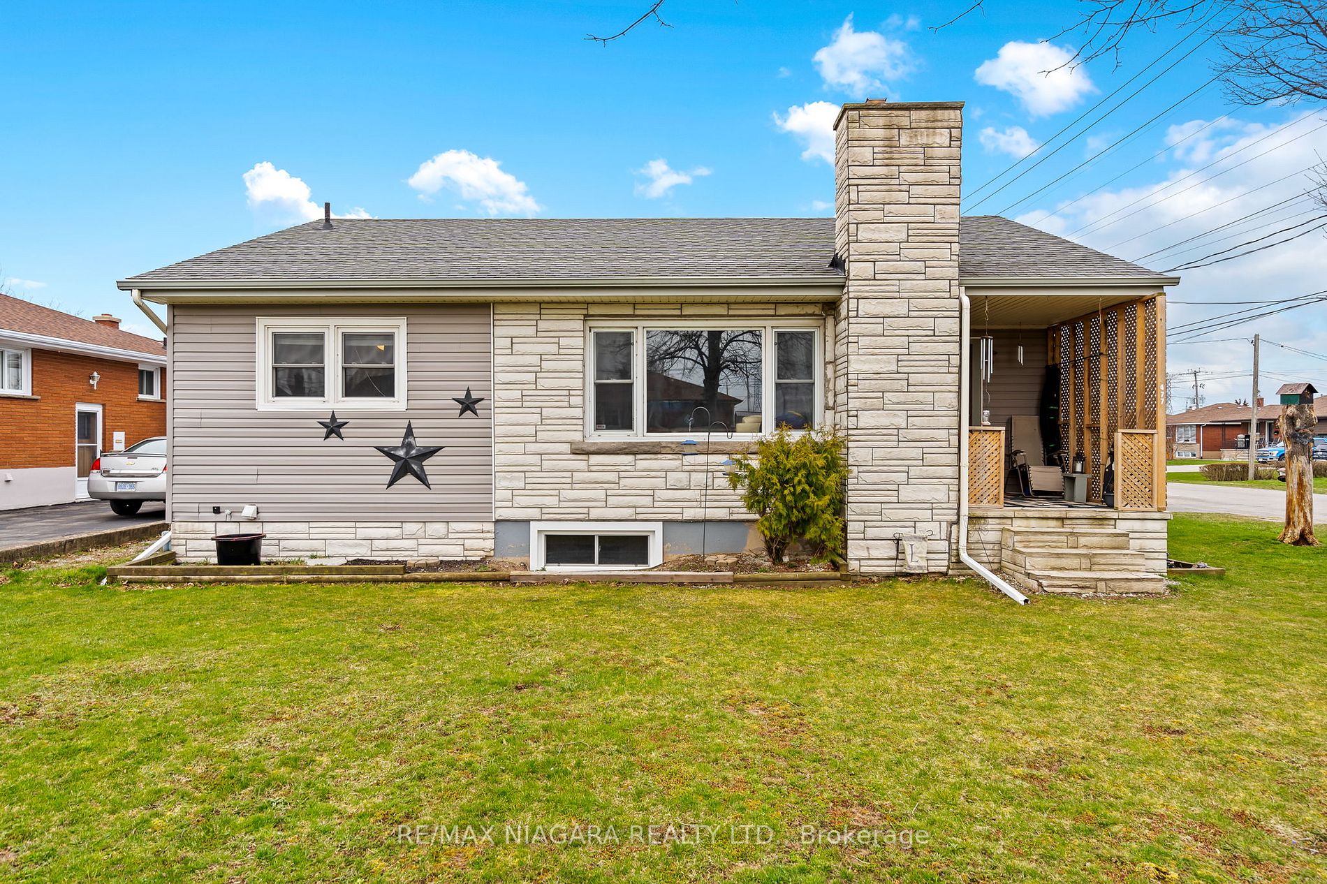 477 Bell St Property Photo 1