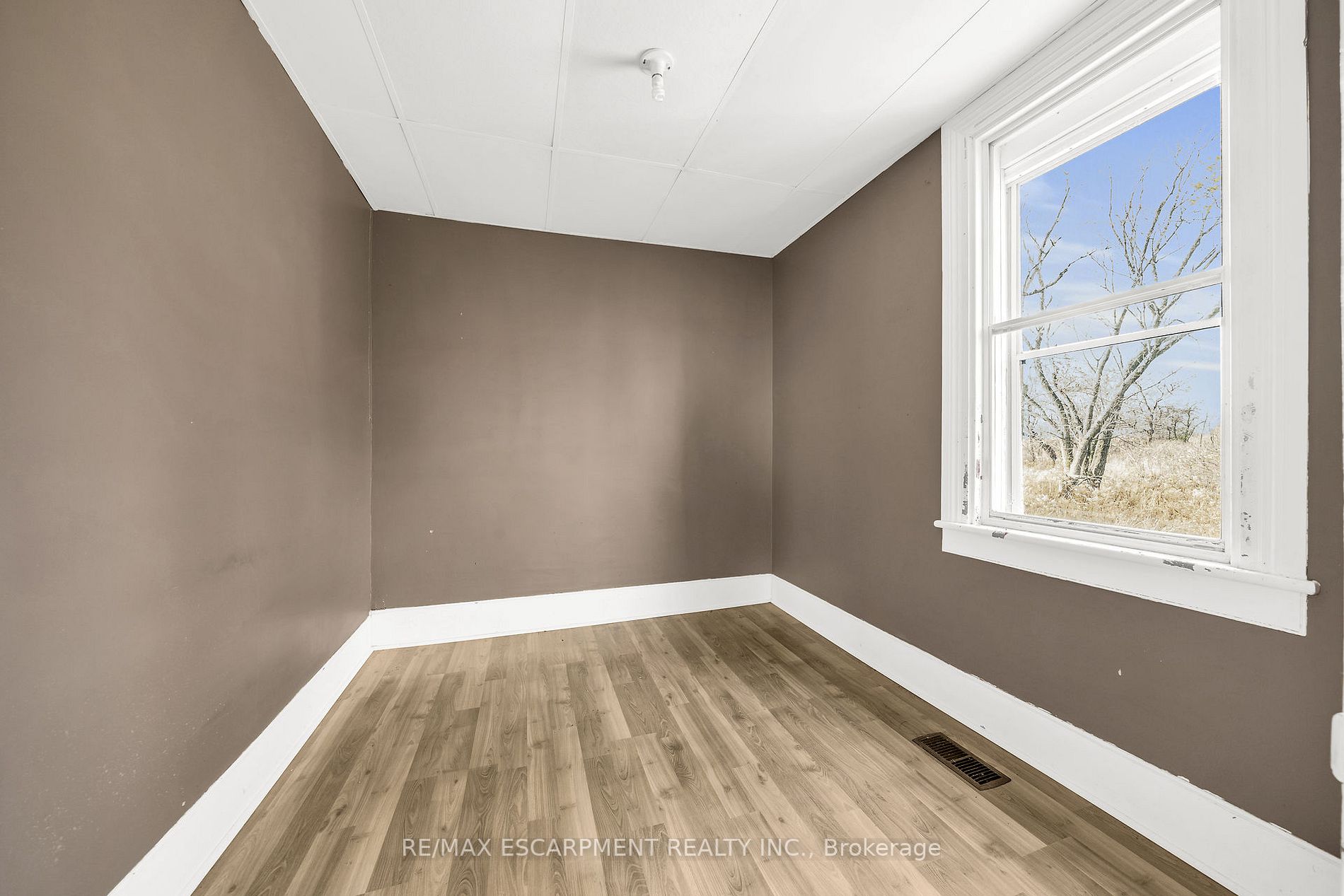 9762 - 9766 Green Rd Property Photo 24