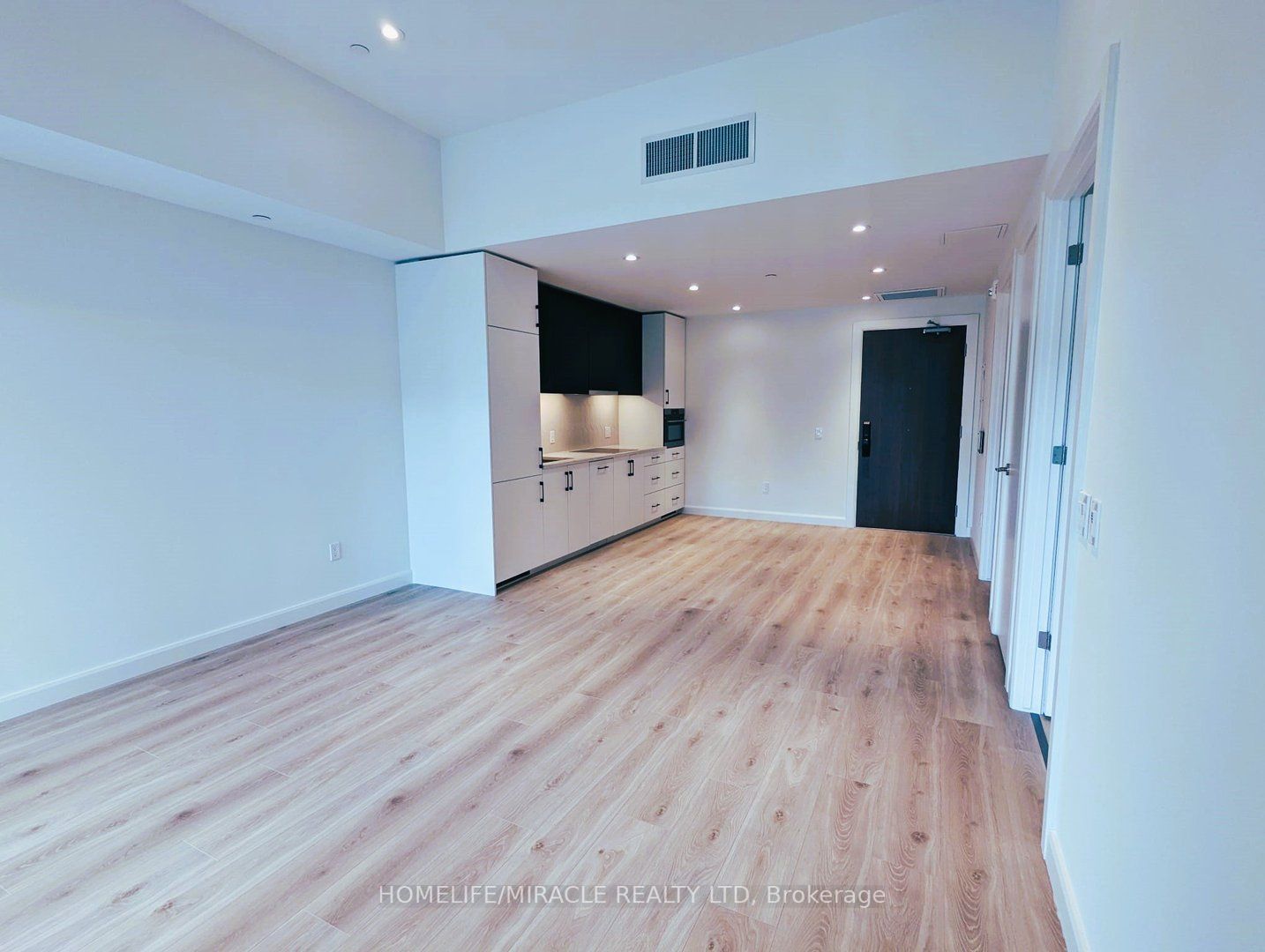 741 King St W 06 Property Photo 4