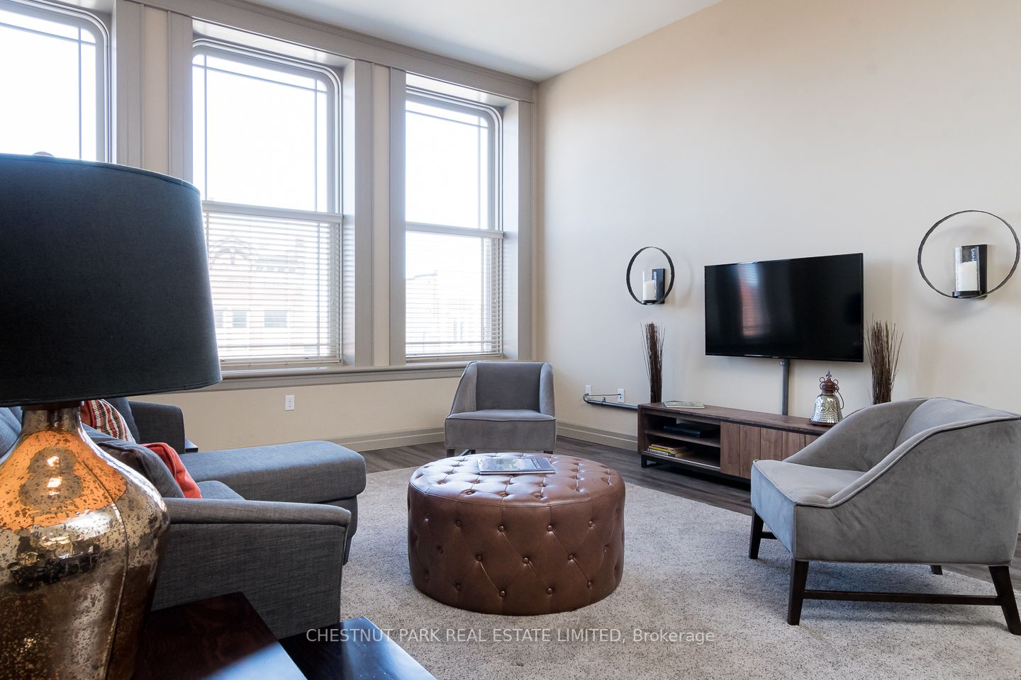 95 Ontario St C Property Photo 3
