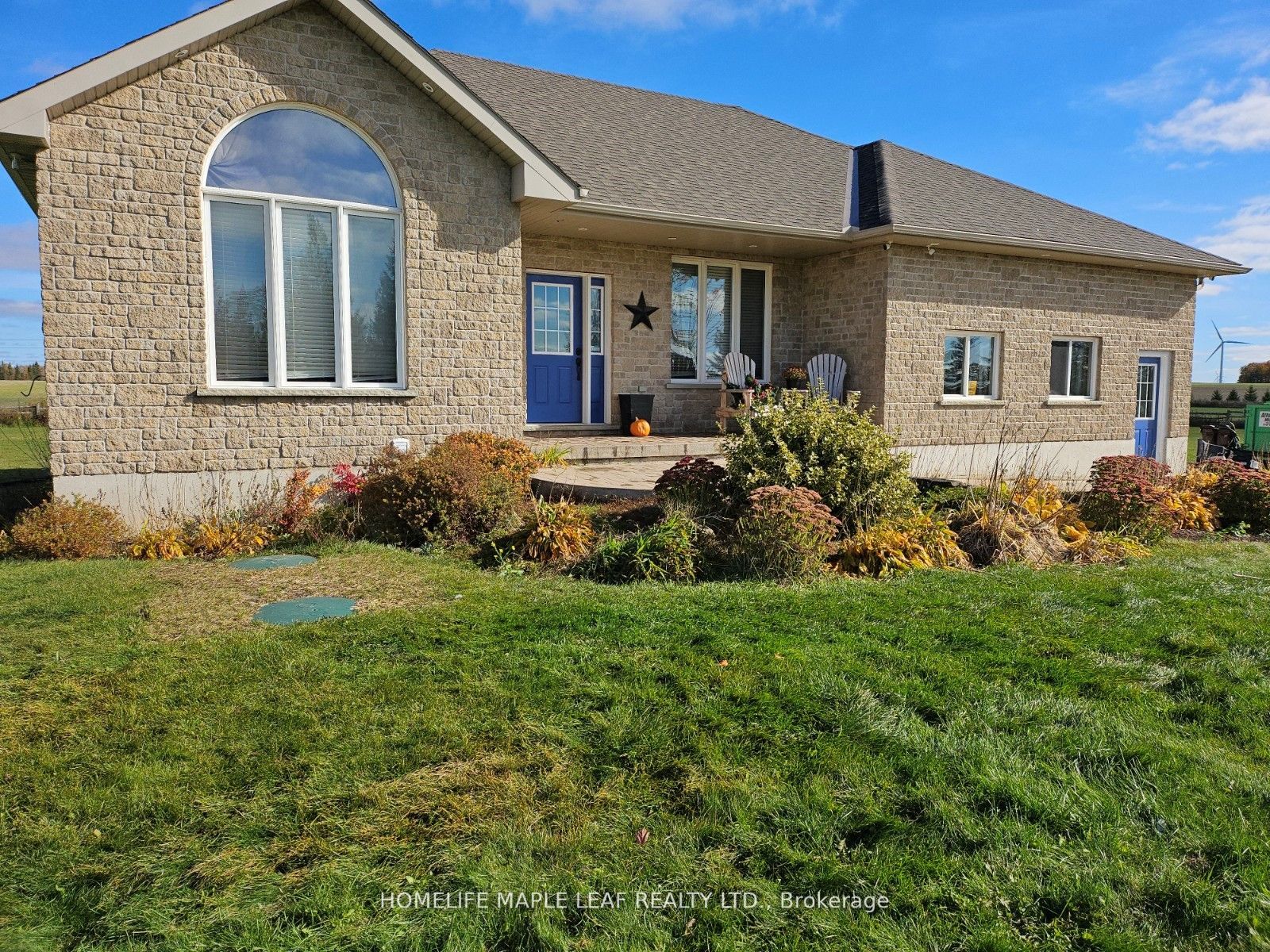 97427 4th Line E Property Photo 2