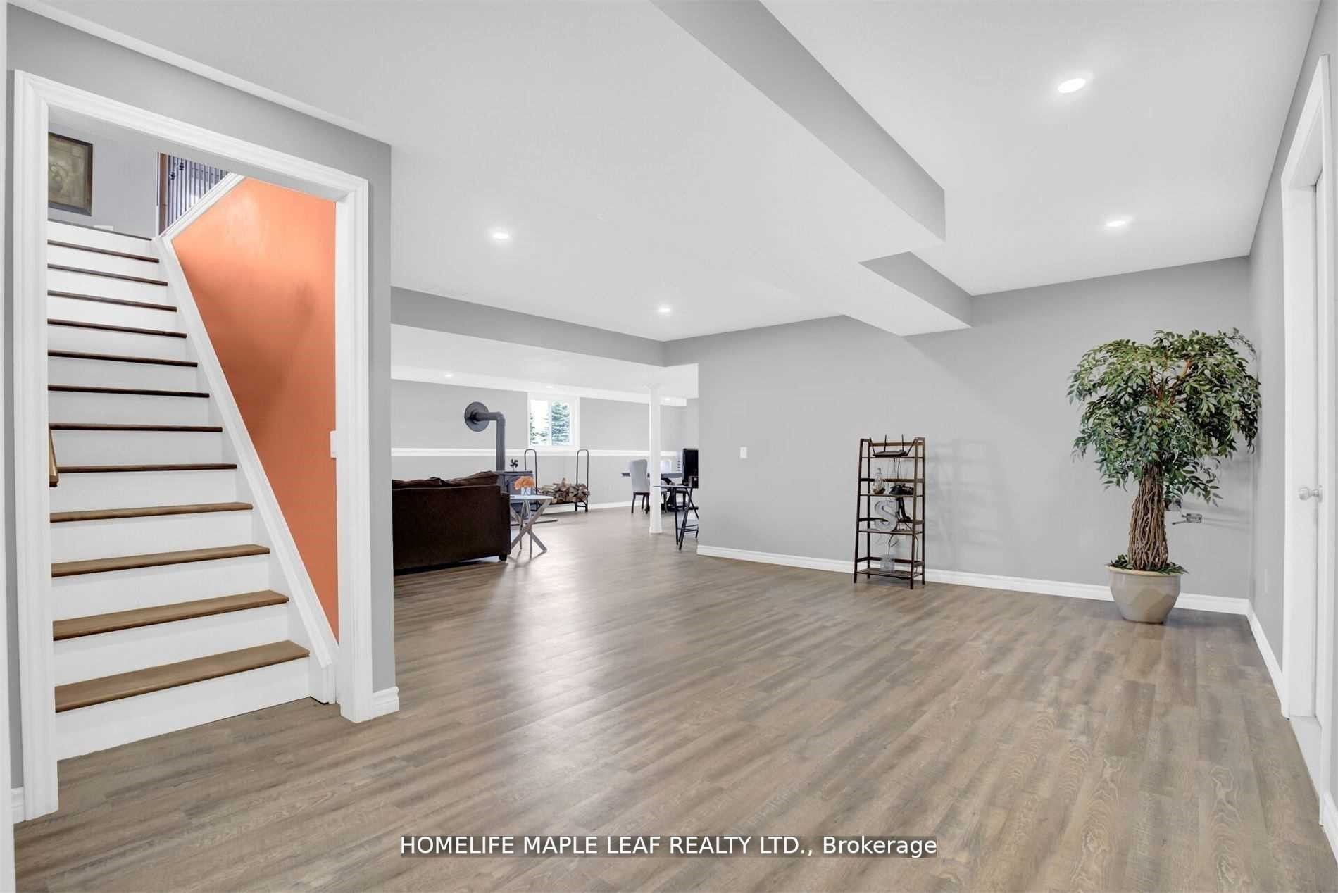 97427 4th Line E Property Photo 17