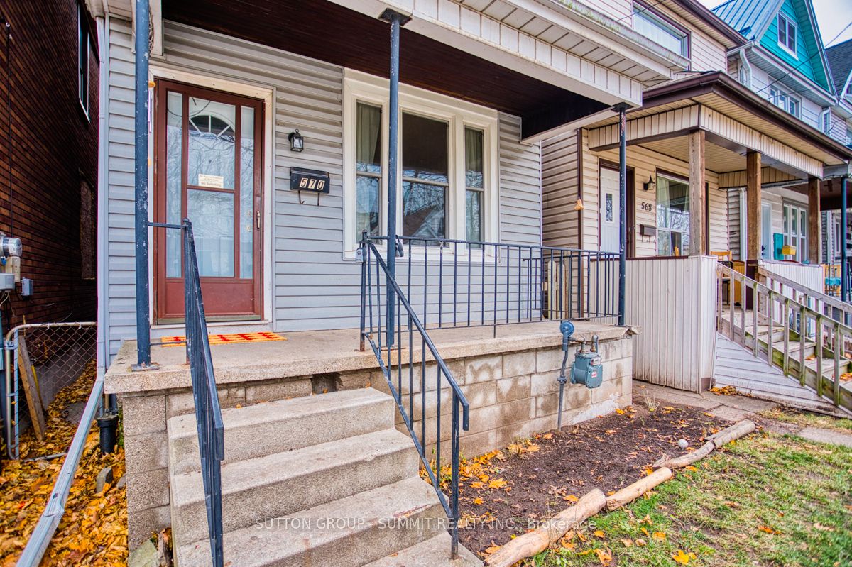 570 John St N Property Photo 3
