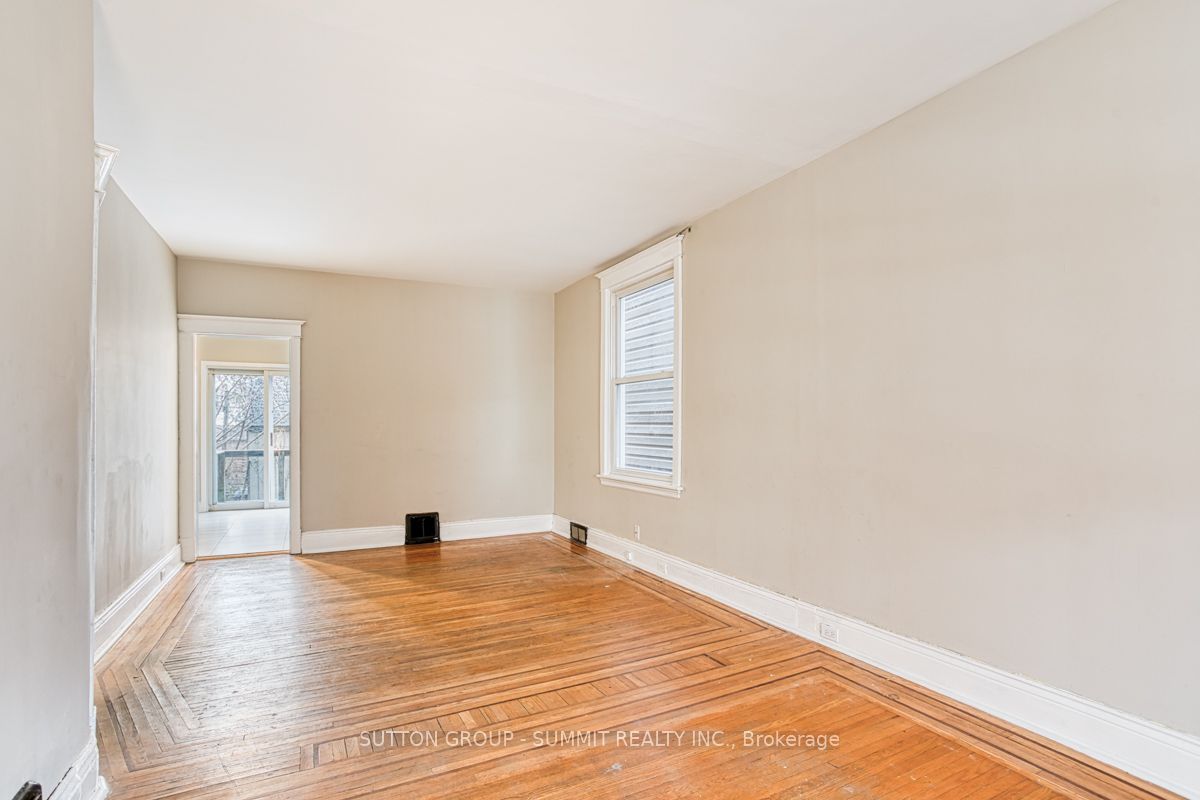 570 John St N Property Photo 10
